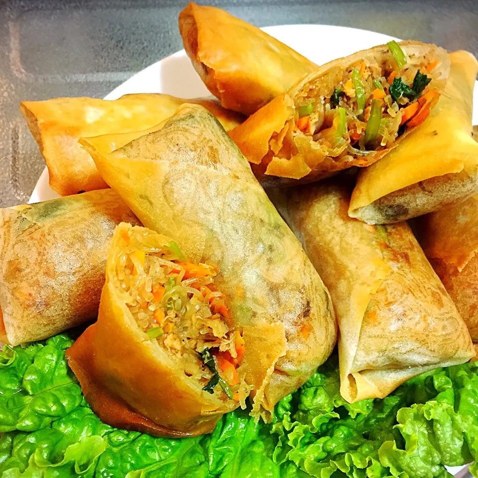 Bihon and vegetables fried springrolls|Laarni Nabongさん