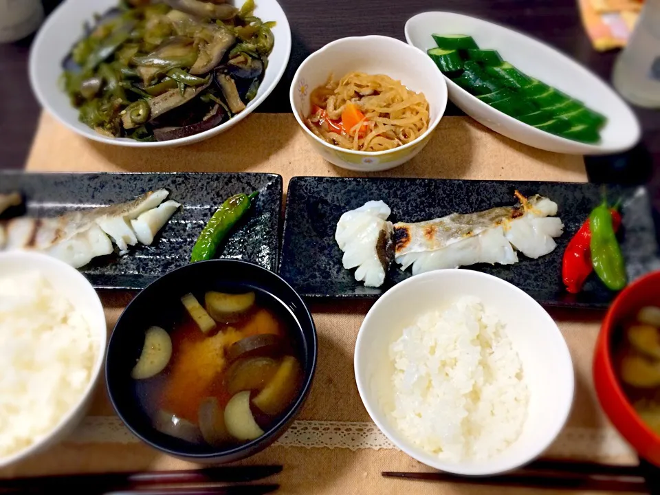 ♡旦那さん作ってくれた晩ご飯♡
＊ナスとピーマンのピリ辛炒め
＊タラ塩焼き
＊きゅうりのぬか漬け
＊昨日の私の切り干し大根|ちびさん