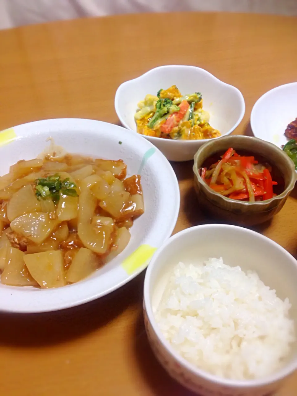 大根のそぼろあんかけ煮と大根の皮のきんぴらとかぼちゃサラダ🎃|Kasumiさん