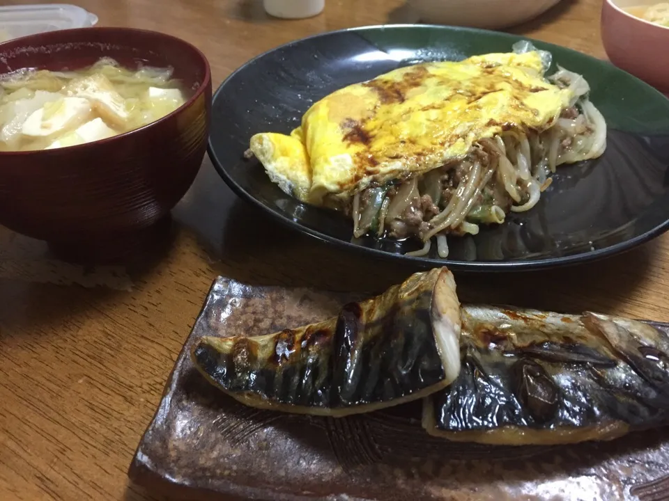 10月19日お夕飯：ニラもやオムレツ&鯖の灰干し|さんだーさん