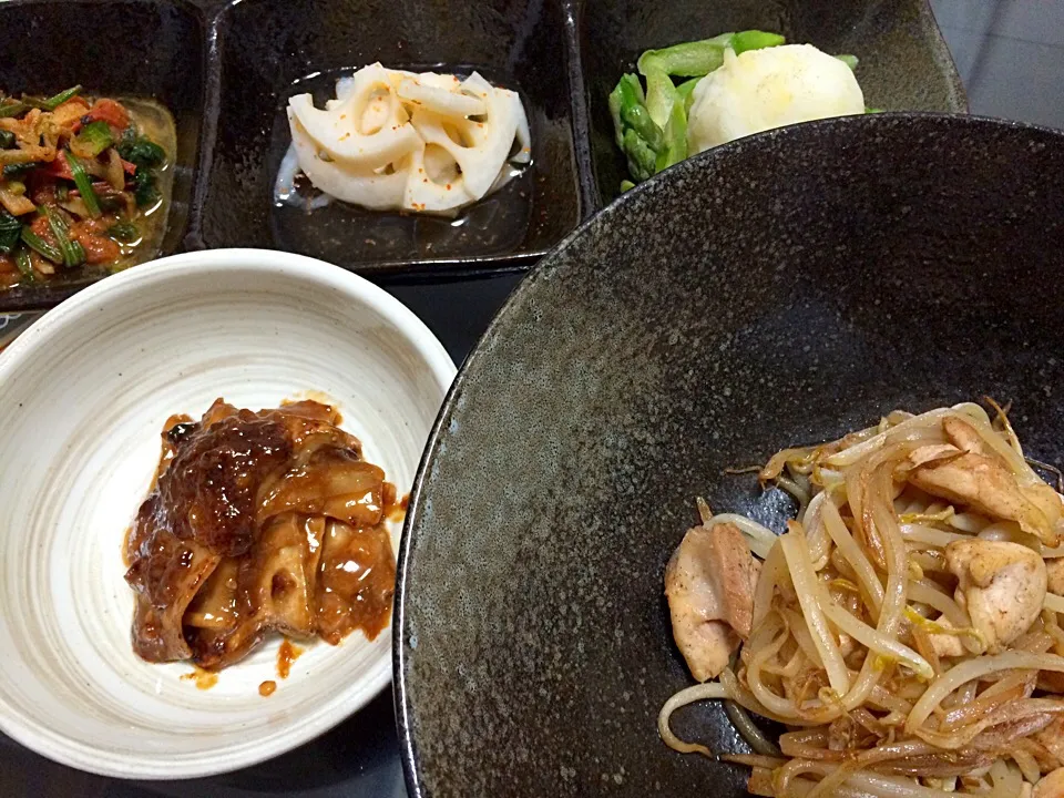 節約おつまみ

もやしと鶏肉の塩こしょう炒め
エリンギの味噌焼き
梅風ポテトサラダ
レンコン酢漬け
ほうれん草とトマトの塩焼き|きのこせんぱいさん