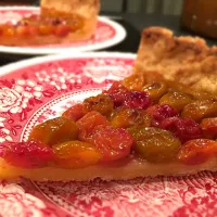 Snapdishの料理写真:Tarte aux mirabelles et cerises|Makotoさん