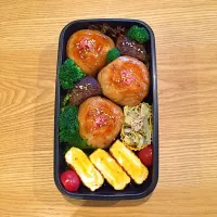 Snapdishの料理写真:肉巻きおにぎり🍙弁当♪