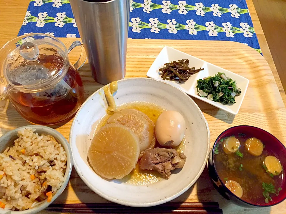 大根の牛スジ煮、炊き込みごはん✧*|Makiさん