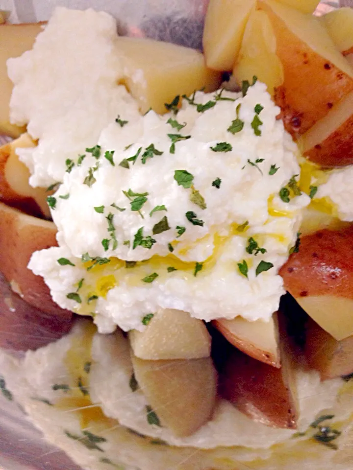 Steamed potatos / Cottage cheese / Dry parsley|STEVE § SPIKEさん