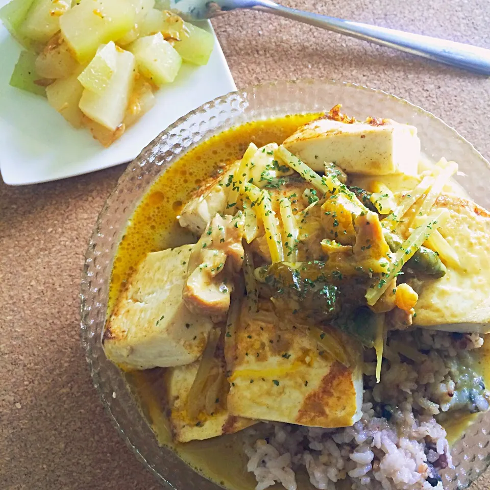 十八穀米グリーンカレー豆腐丼+冬瓜漬け物|Yin Xuさん