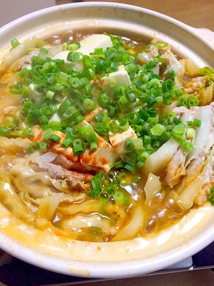 おかん〜男子の晩飯だよぉ〜♬

チゲ豚肉のミルフィーユ鍋( ^ω^ )|Booパパさん