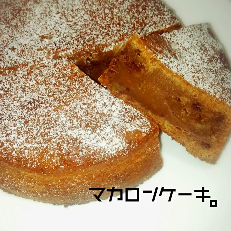 Snapdishの料理写真:失敗マカロンでマカロンケーキ|みかさん