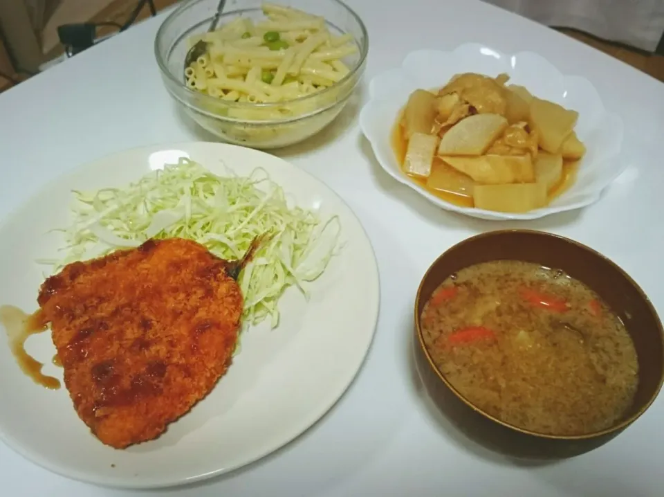 アジフライ・里芋の味噌汁・大根と油揚げの含め煮・枝豆とマカロニのチーズ和え|chocoさん