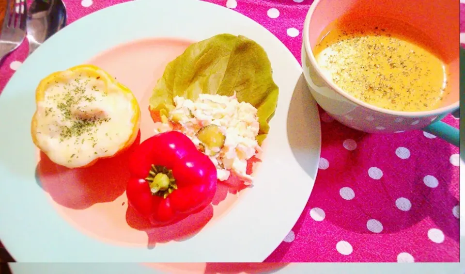 器ごと食べれちゃうパプリカinグラタン・ポテトサラダ・かぼちゃスープ|ちゃんりさん