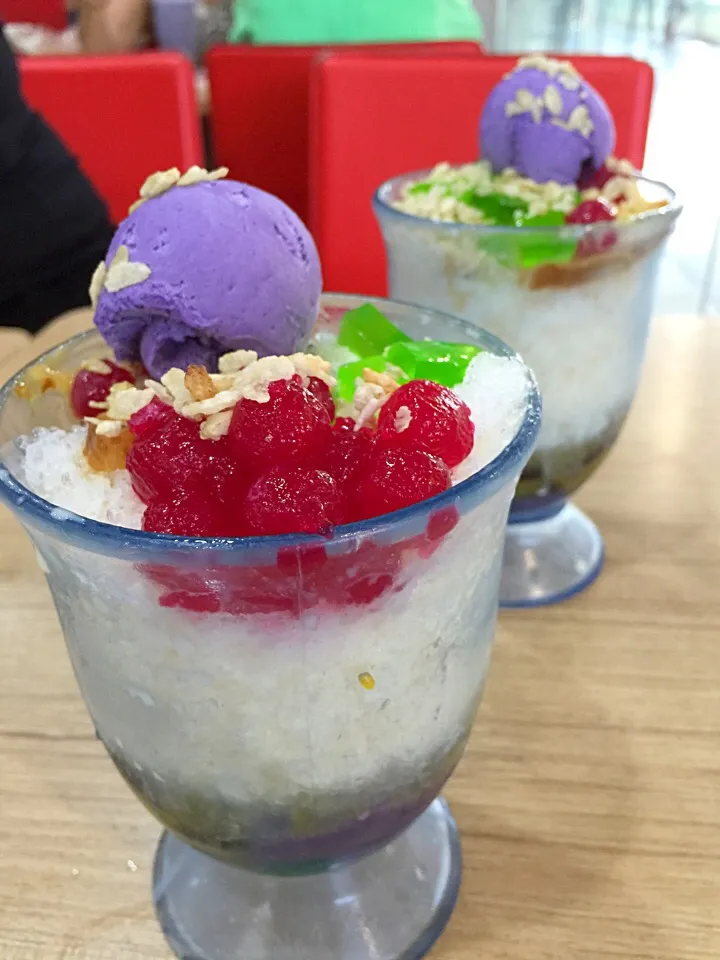 Snapdishの料理写真:Philippine's HALO-HALO|Leslie Shikeさん