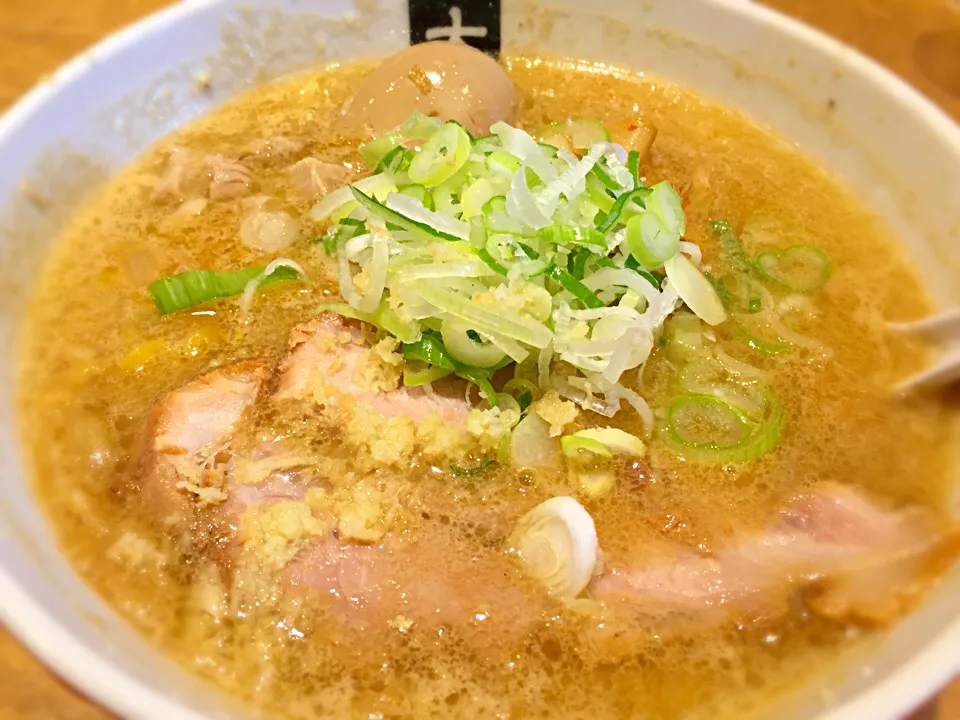 Snapdishの料理写真:味噌ラーメン 煮卵付き|camille nelsonさん