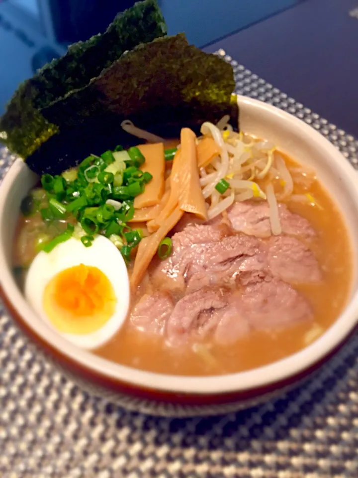 手作りチャーシューで醤油とんこつラーメン|eriさん