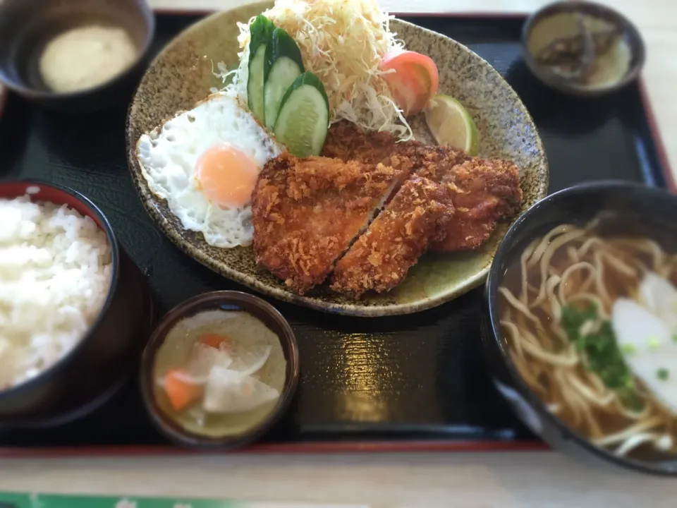 魚フライ定食 1100円|エイコーワールドさん