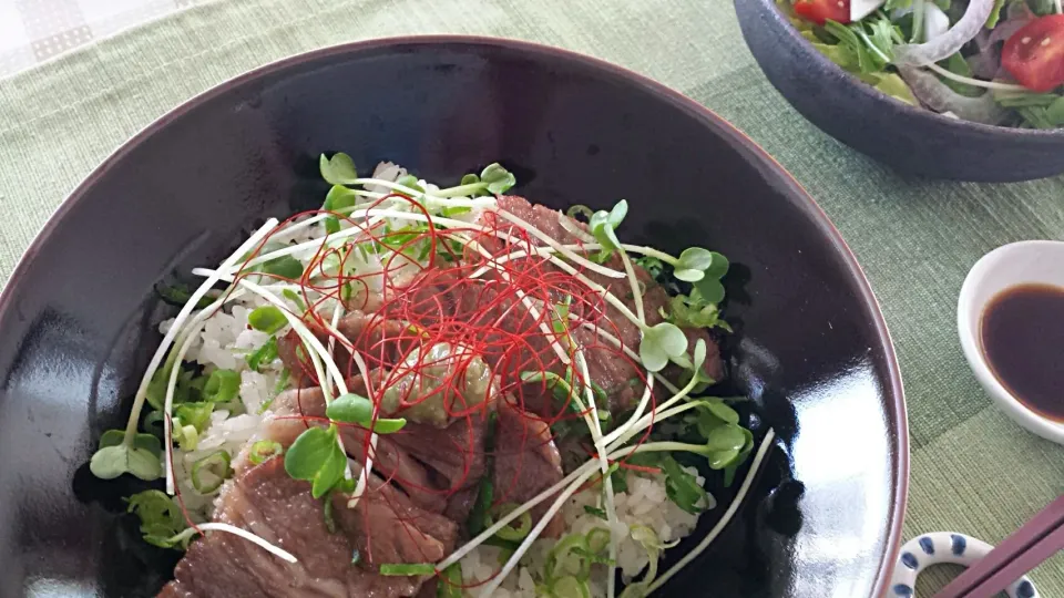 ステーキ丼 風～(*≧∀≦*)|おちゃわんさん