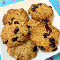 Snapdishの料理写真:Oats cranberry biscuits|LivChenさん