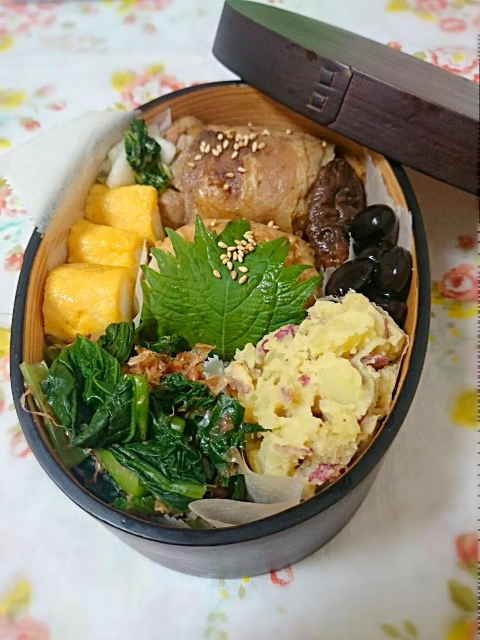 Snapdishの料理写真:肉巻きおにぎり弁当|千尋さん