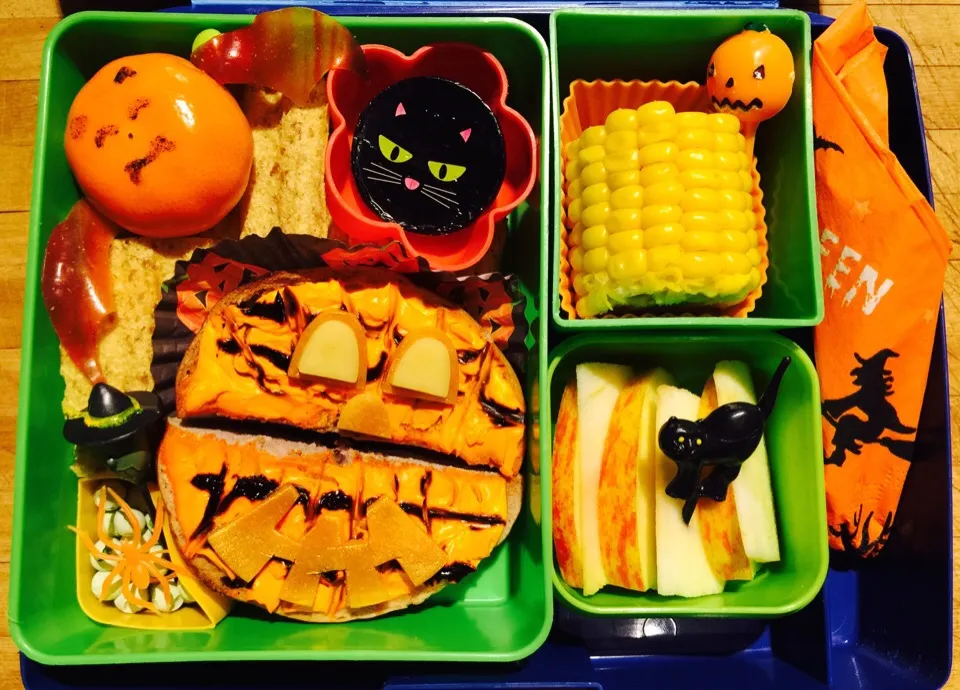 Snapdishの料理写真:Halloween Pumpkin and Bat Bento Lunch with Snacks|Cheryl Melnickさん