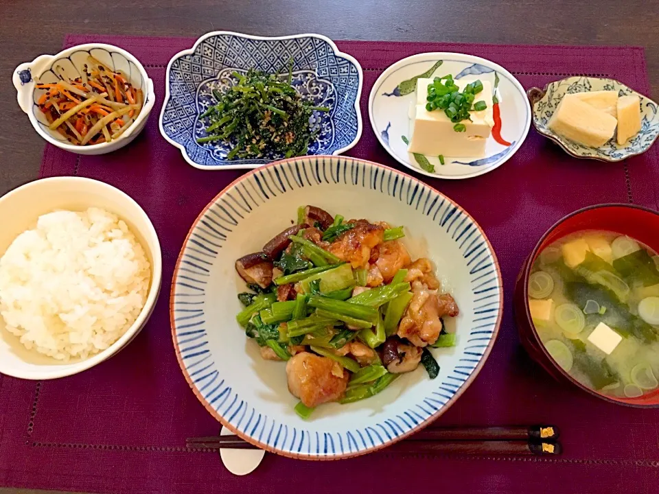 鶏と小松菜の中華炒め   きんぴらごぼう   
ほうれん草の胡麻和え   冷奴   山芋の漬物（市販）味噌汁|NAKATAさん