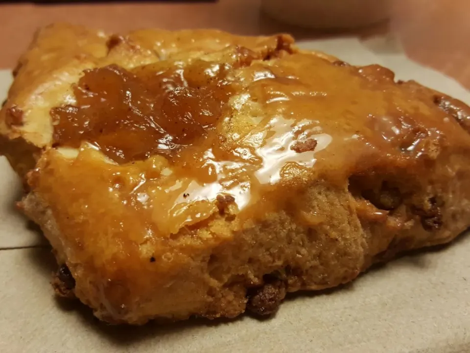 Caramel Apple Thumbprint Scone|Christian J. Torres Cañarteさん