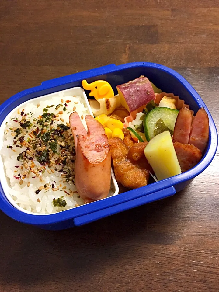 Snapdishの料理写真:うさぎさんウインナー弁当|kiicoさん