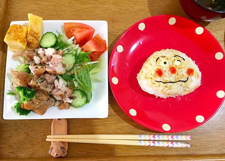 Snapdishの料理写真:息子の朝食  カレーパンならぬカレーパンマンごはん|りんりんさん