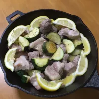 Snapdishの料理写真:豚バラ肉とズッキーニのレモンソテー|Junichi  Otsukiさん