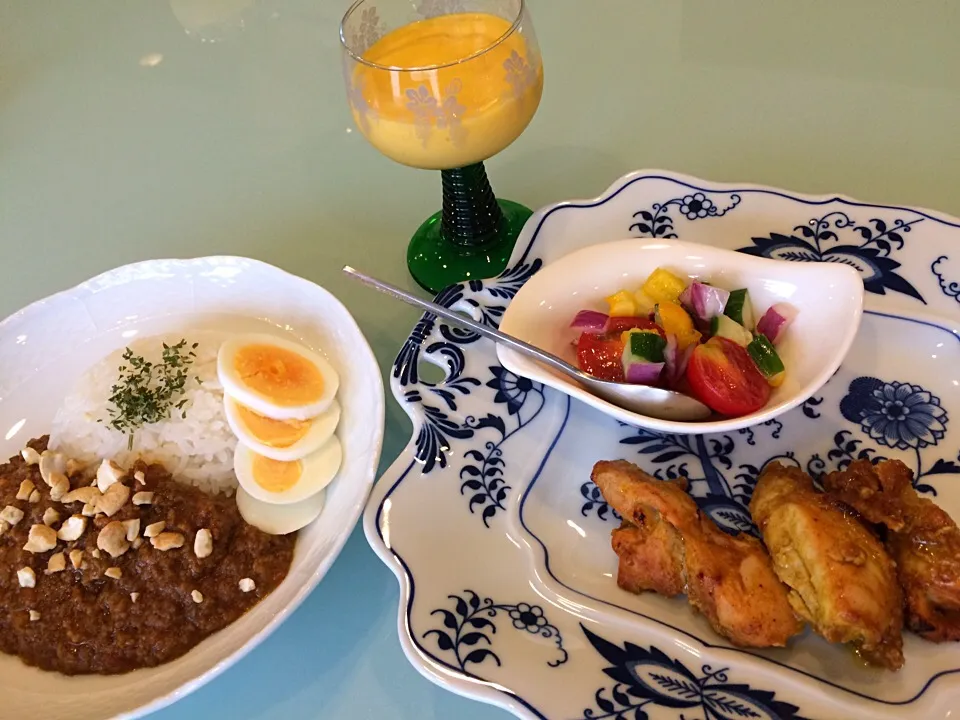 インド料理
カチュンバル（刻み野菜サラダ）
タンドリーチキン
キーマカレー|Maridaさん