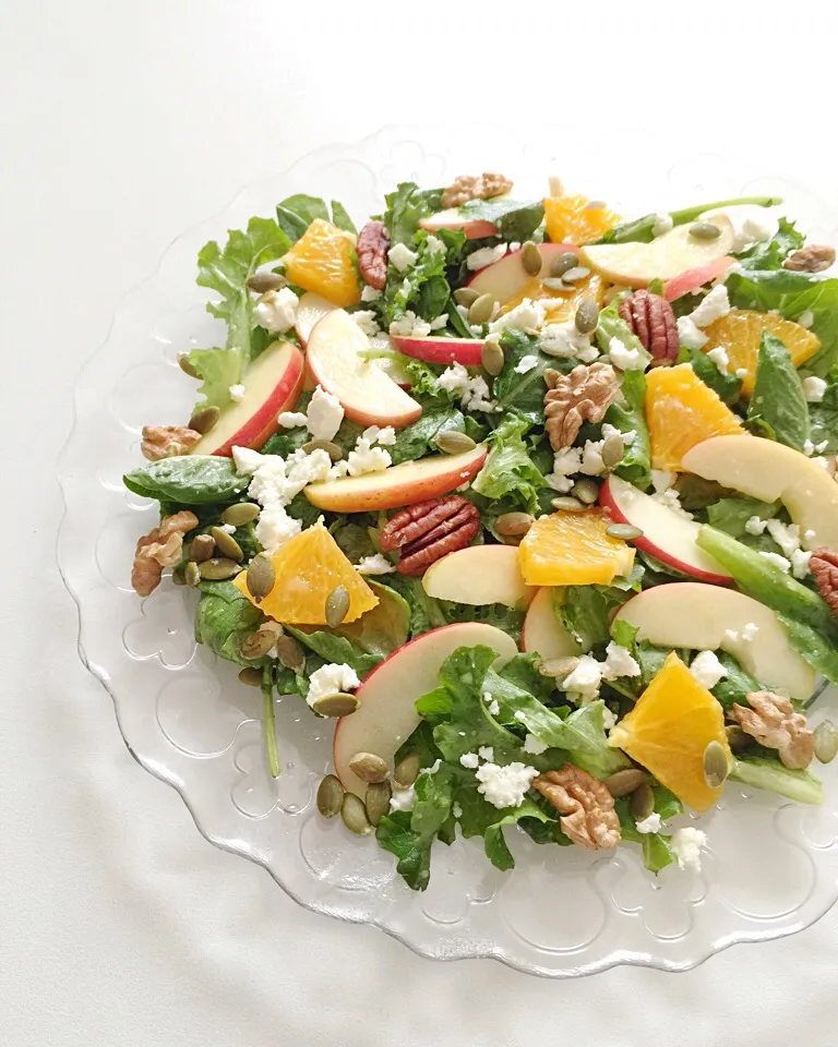 Baby kale salad with apples and oranges|12Dragonさん