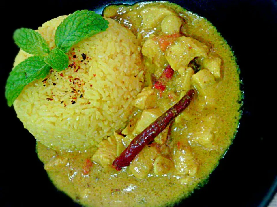 ヨーグルトカレーチキン Spicy Yogurt Curried Chicken w/ Turmeric Rice Platter ✔|🌼 Pooja's Kitchenette 🌼さん