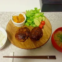 Snapdishの料理写真:ハンバーグ 和食セットの晩ごはん|MAAさん