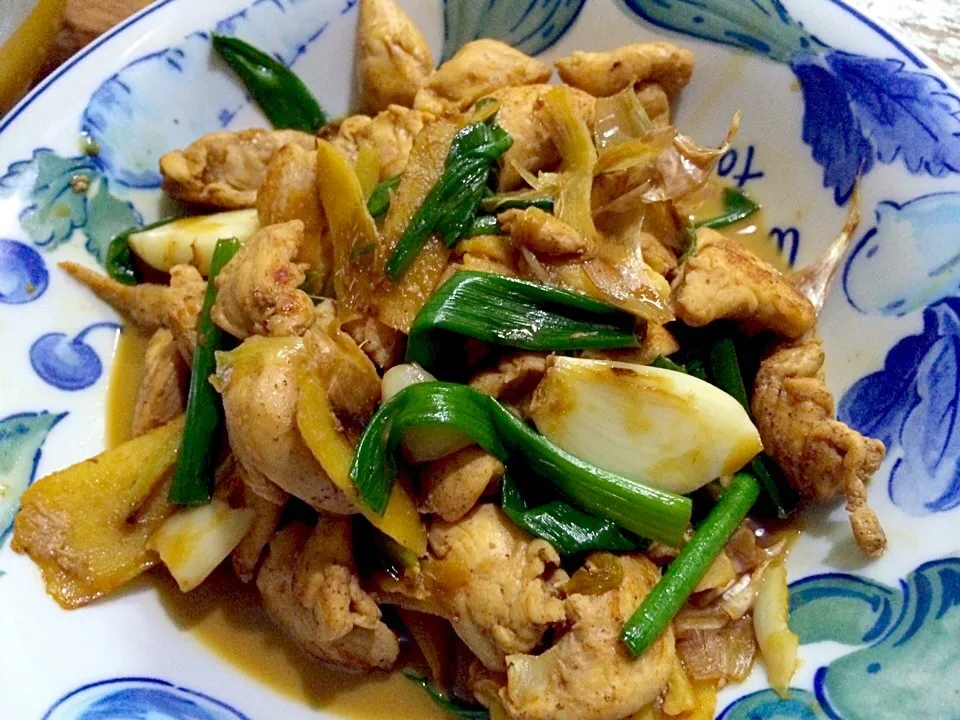 stir fried chicken with ginger and onion springs.|Kenex Kum Chee Kuanさん