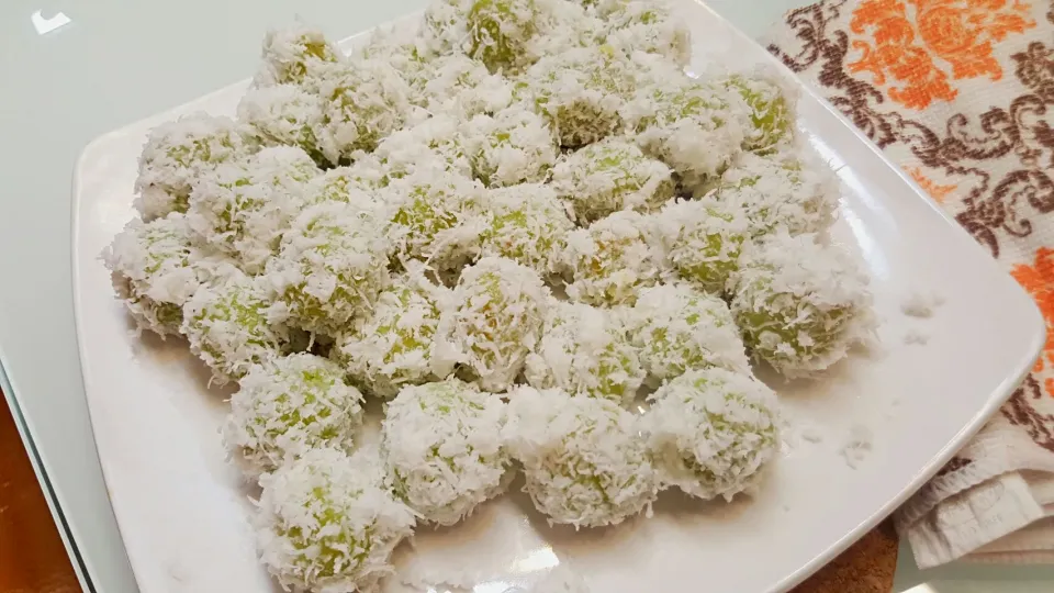 indonesian pandan rice cake dessert|Catherine Lesmanaさん