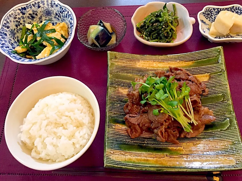 ニラ玉   ほうれん草の胡麻和え  ナスと山芋の漬物（市販）焼肉|NAKATAさん