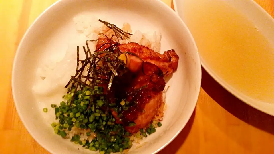 照り焼きチキンとろろ丼　出汁付き|ペリカンさん