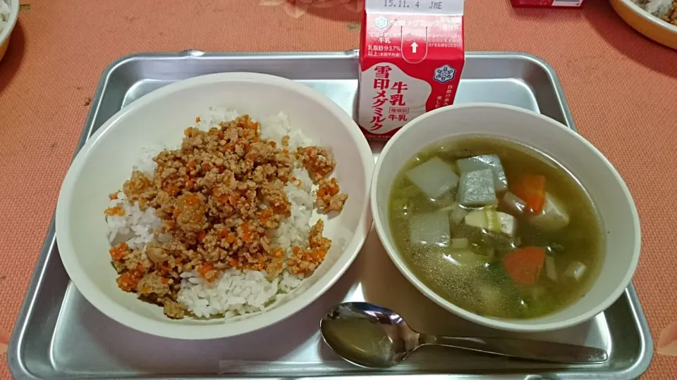 Snapdishの料理写真:今日の給食(10/23)|えっちゃんさん