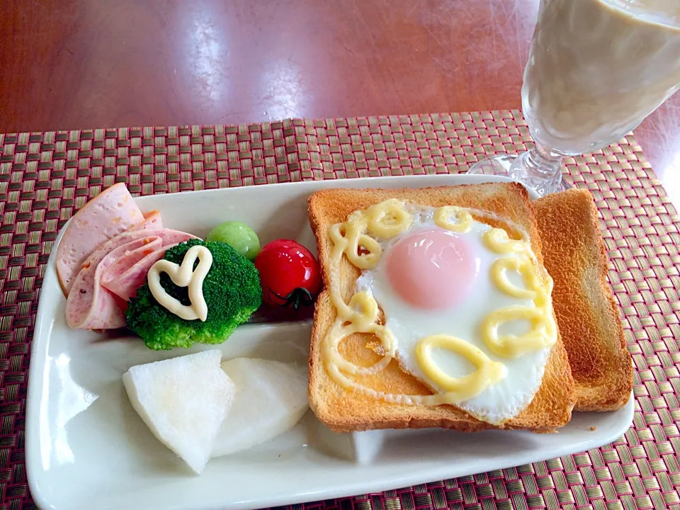 Fried egg Toast🍳目玉焼きトースト|🌈Ami🍻さん