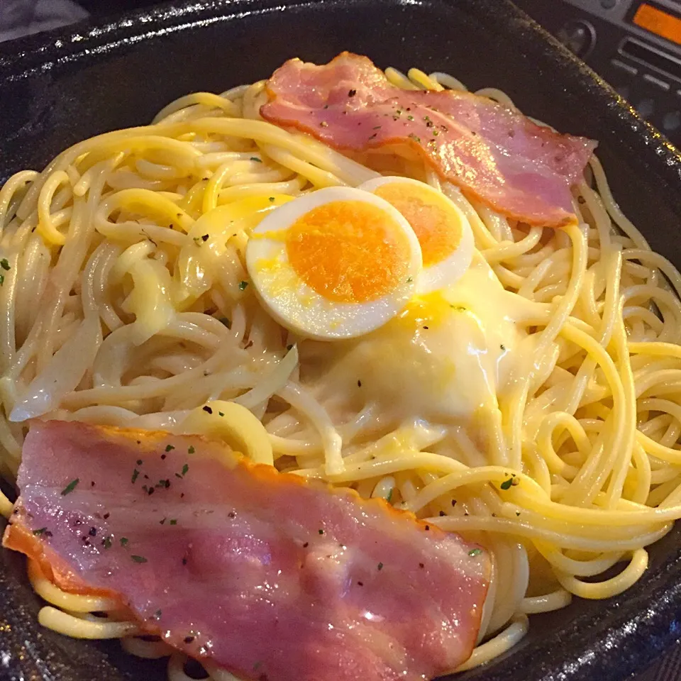 大盛ベーコンとクリームのパスタ|maixx ใหม่さん