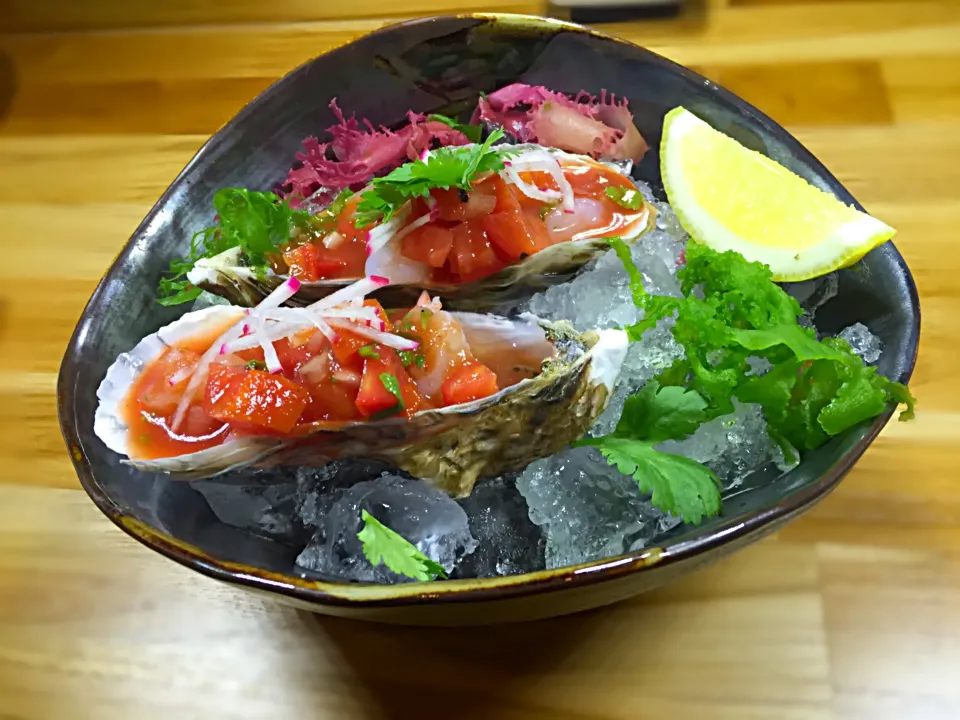 Two Seasonal Oysters|Obeoom Jumsai Na Ayudhyaさん