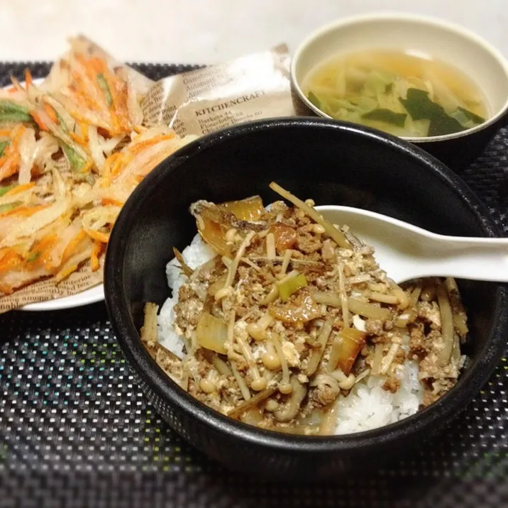 野菜のかき揚げ・白菜とワカメのお澄まし・ごぼうたっぷり牛そぼろの柳川風丼|美也子さん