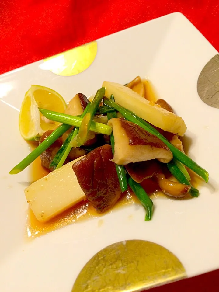 咲きちゃんの 椎茸と長芋のピリ辛焼きびたし♪|まるまさん