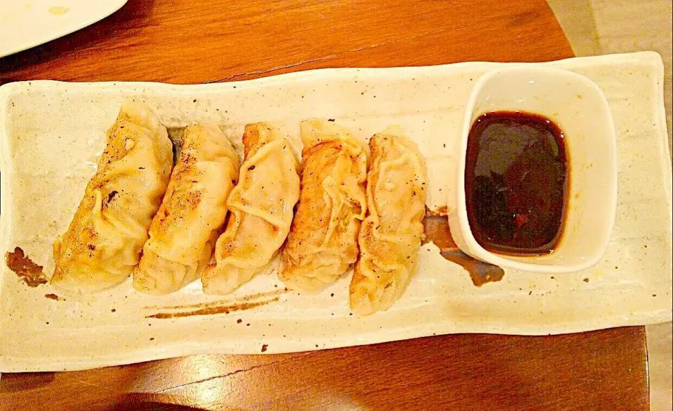 Snapdishの料理写真:Golden Fried Gyoza|Mariano Ngさん