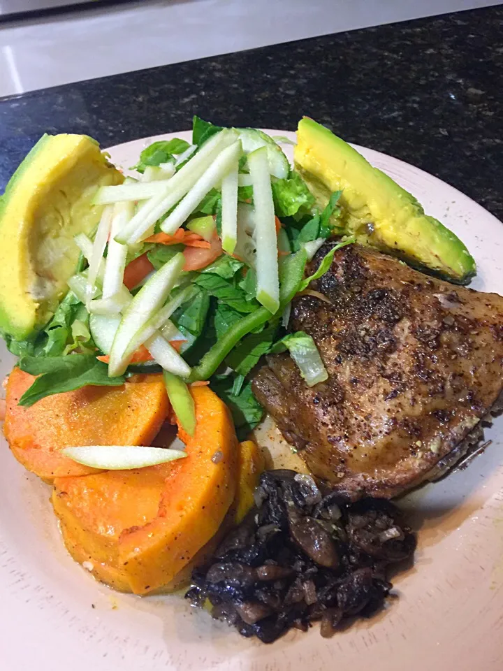 Chicken with sautéed mushrooms and salad|Jasmineさん