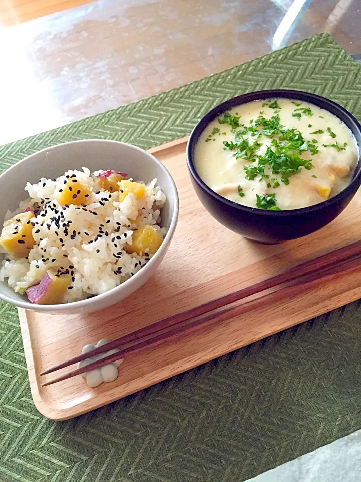 さつまいもご飯andホワイトシチュー|mapleさん