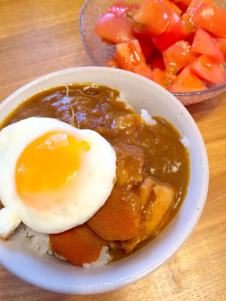 朝カレー☀︎冷凍たまごから作ったミニ目玉焼きのせ✨|pigmegさん