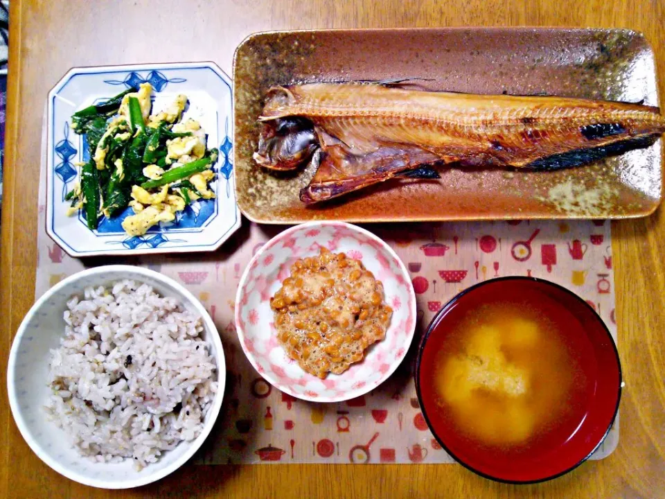 １０月20日 ほっけの塩焼き にらたま 納豆 お味噌汁|いもこ。さん