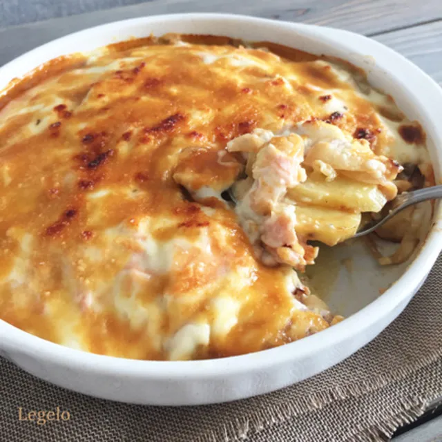 Legeloさんの鮭とじゃがいものグラタン甘味噌ソース☆とろけるチーズなし #レシピブログ #RecipeBlog|レシピブログさん