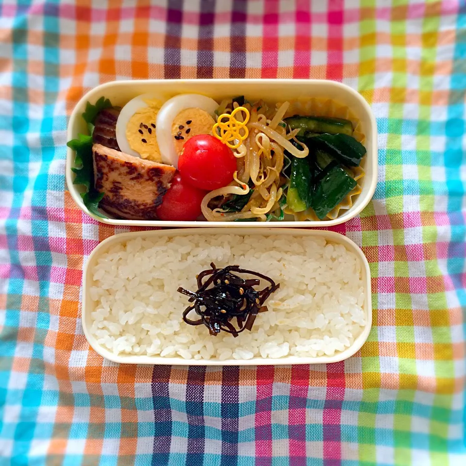 Snapdishの料理写真:秋鮭の照り焼き弁当|もっつんさん