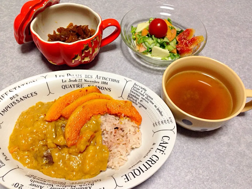 Snapdishの料理写真:カレーの晩ご飯|Orie Uekiさん