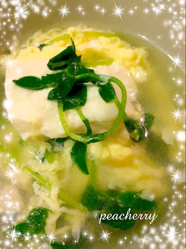 Snapdishの料理写真:豆腐と豆苗で中華玉子スープ！|☆ぴ〜ちゃん☆さん